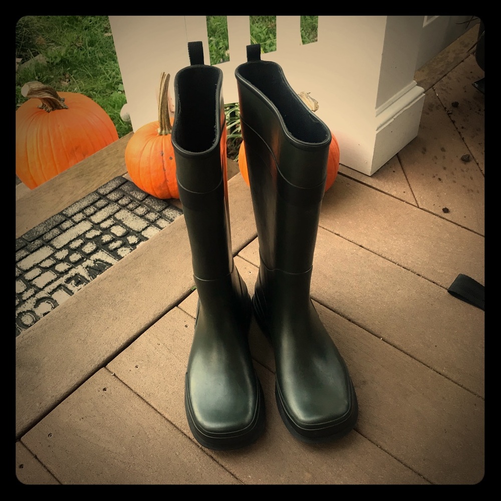 Eddie Bauer rain boots